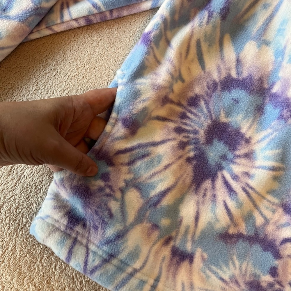 NWT btween Girls’ Tie-Dye Fleece Pullover 7 - Picture 8 of 12